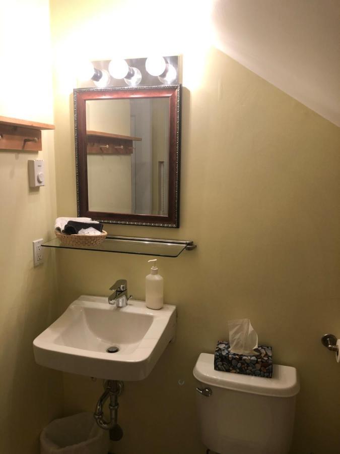 Crowsnest Vineyards Guesthouse Keremeos Экстерьер фото