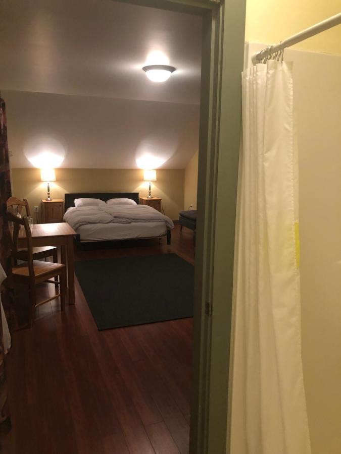 Crowsnest Vineyards Guesthouse Keremeos Экстерьер фото