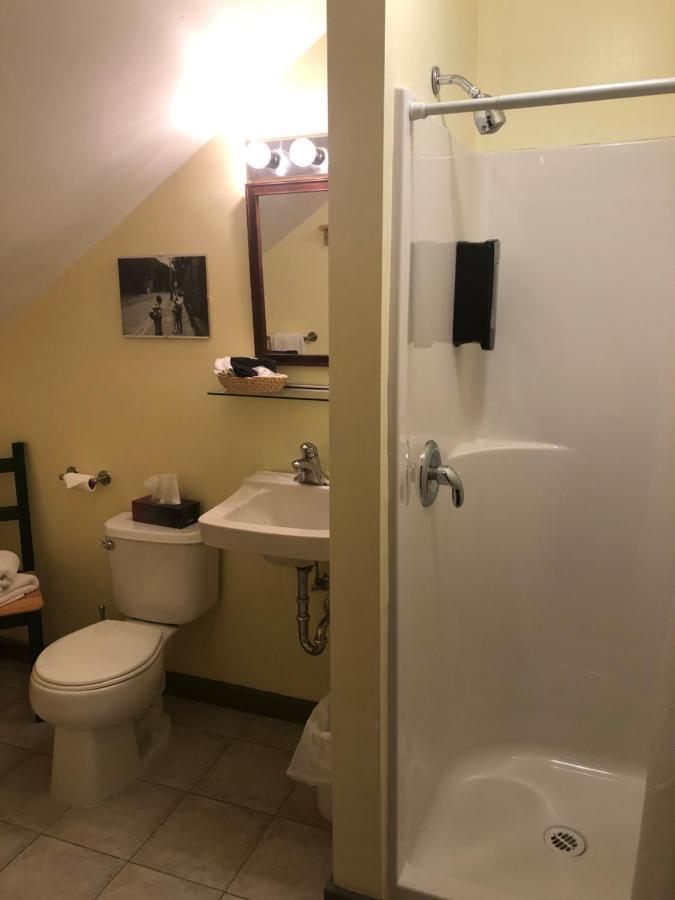 Crowsnest Vineyards Guesthouse Keremeos Экстерьер фото