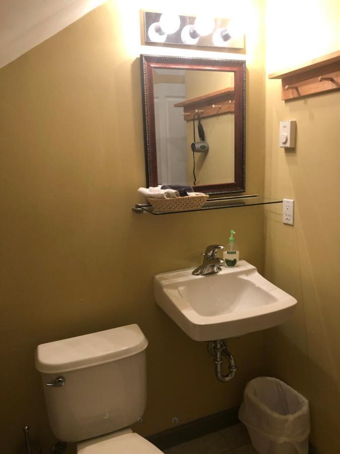 Crowsnest Vineyards Guesthouse Keremeos Экстерьер фото