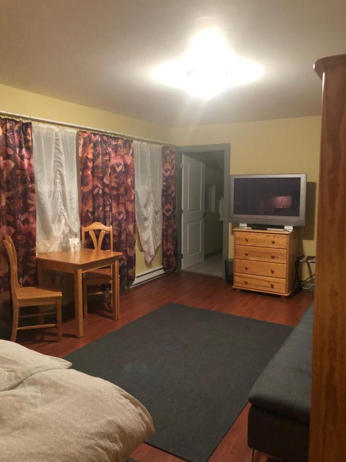 Crowsnest Vineyards Guesthouse Keremeos Экстерьер фото