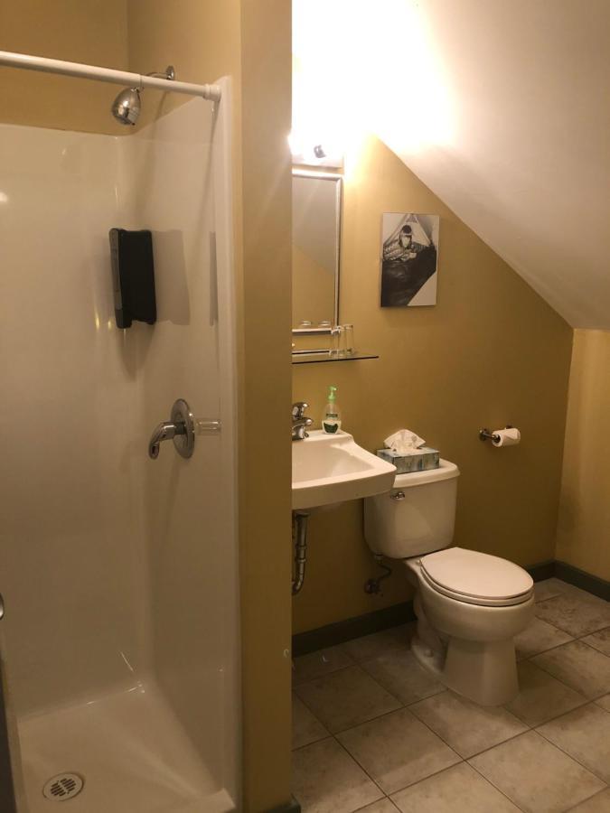 Crowsnest Vineyards Guesthouse Keremeos Экстерьер фото