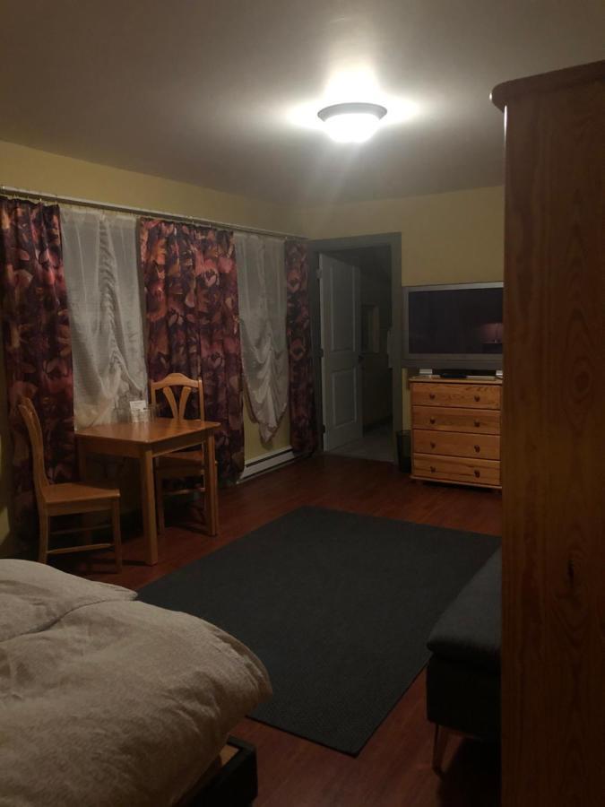 Crowsnest Vineyards Guesthouse Keremeos Экстерьер фото