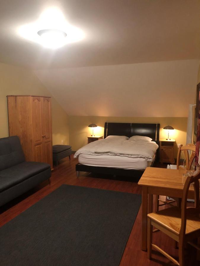 Crowsnest Vineyards Guesthouse Keremeos Экстерьер фото