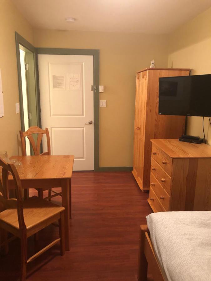 Crowsnest Vineyards Guesthouse Keremeos Экстерьер фото