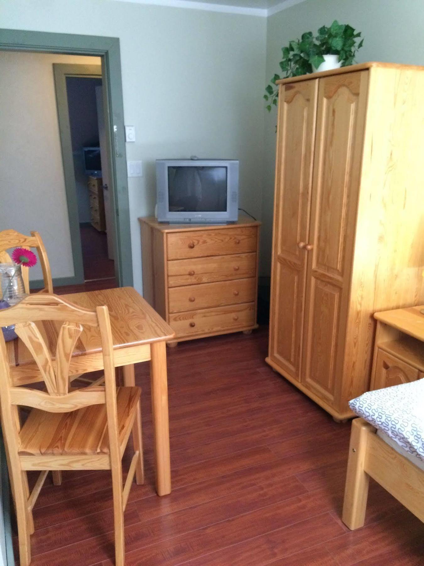 Crowsnest Vineyards Guesthouse Keremeos Экстерьер фото
