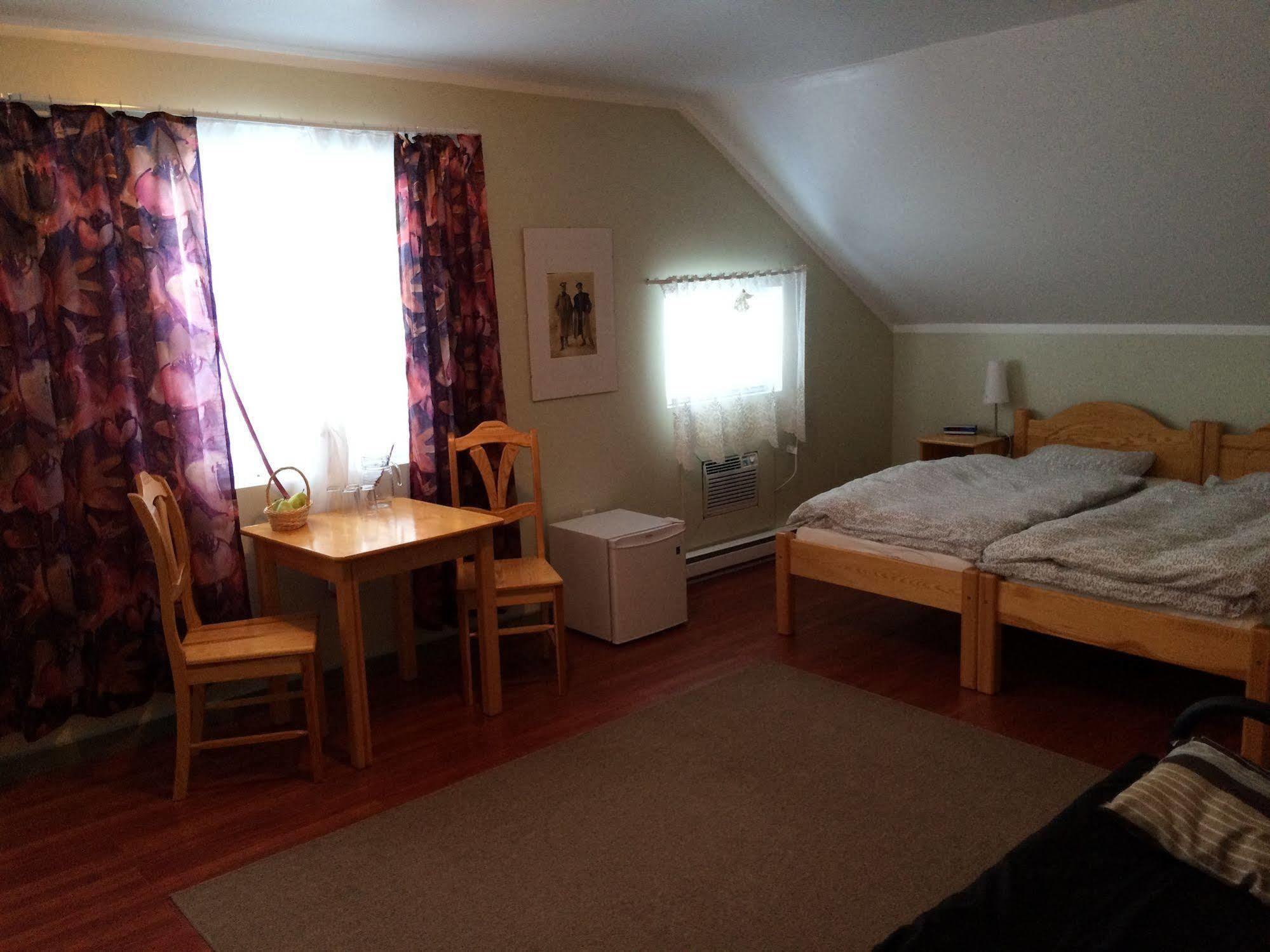 Crowsnest Vineyards Guesthouse Keremeos Экстерьер фото